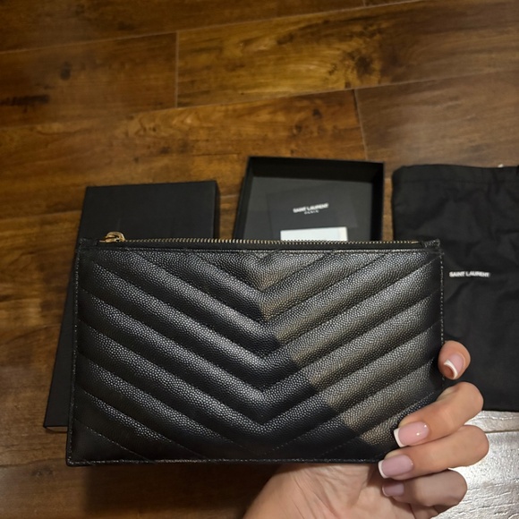 Ysl pouch monogramme - Picture 3 of 3